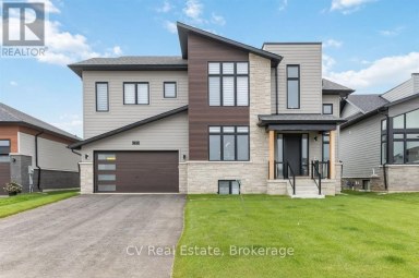 125 STONELEIGH DRIVE Blue Mountains Ontario photo 1