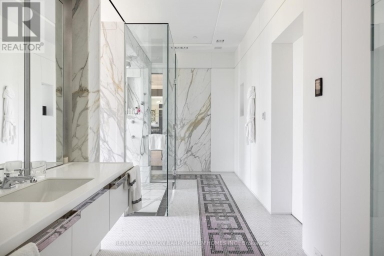 17 ARDWOLD GATE, Toronto (Casa Loma), Ontario, M5R2W1