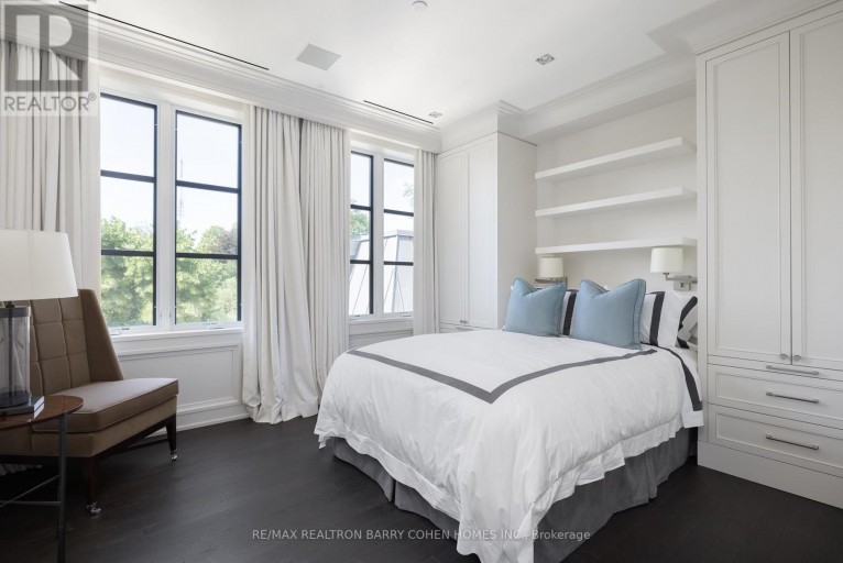 17 ARDWOLD GATE, Toronto (Casa Loma), Ontario, M5R2W1