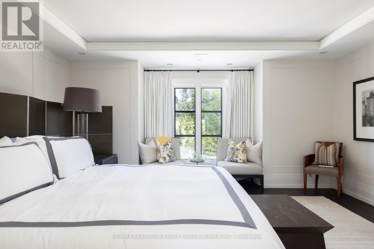 17 ARDWOLD GATE, Toronto (Casa Loma), Ontario, M5R2W1