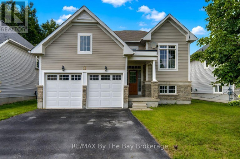 11 GRAND POPLAR LANE, Wasaga Beach, Ontario, L9Z0C7