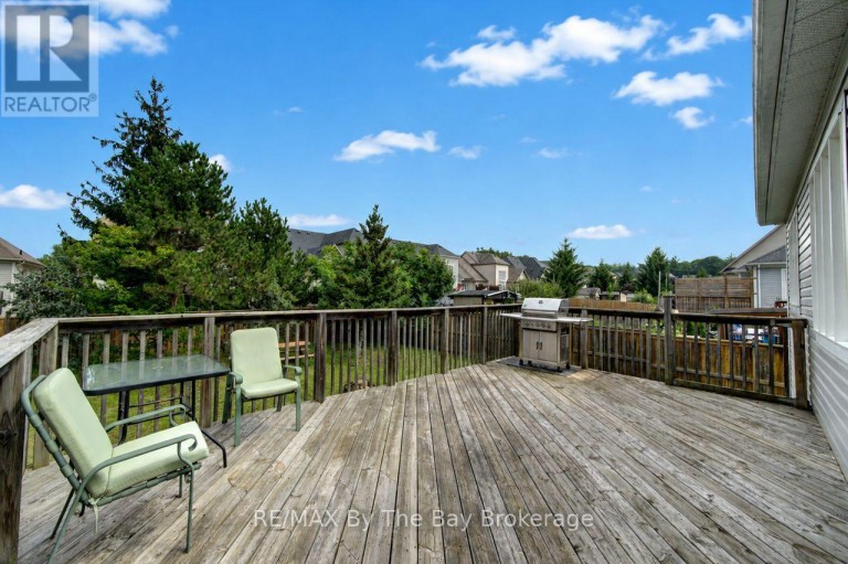 11 GRAND POPLAR LANE, Wasaga Beach, Ontario, L9Z0C7