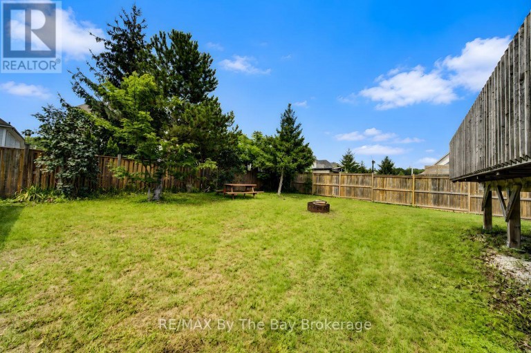11 GRAND POPLAR LANE, Wasaga Beach, Ontario, L9Z0C7