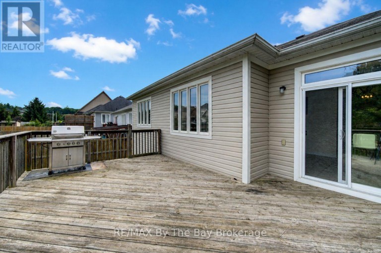 11 GRAND POPLAR LANE, Wasaga Beach, Ontario, L9Z0C7