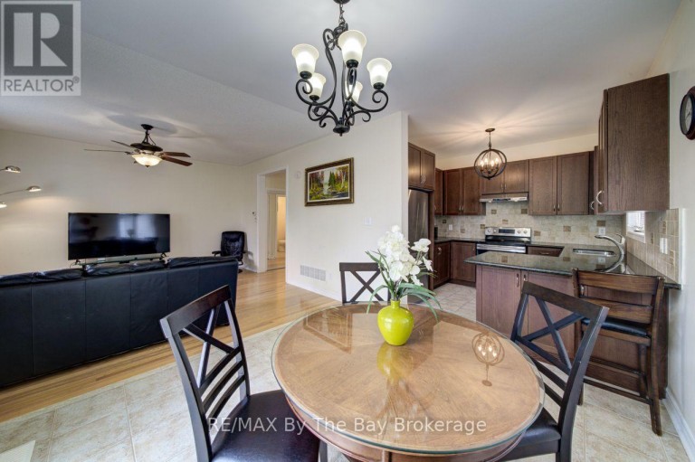 11 GRAND POPLAR LANE, Wasaga Beach, Ontario, L9Z0C7