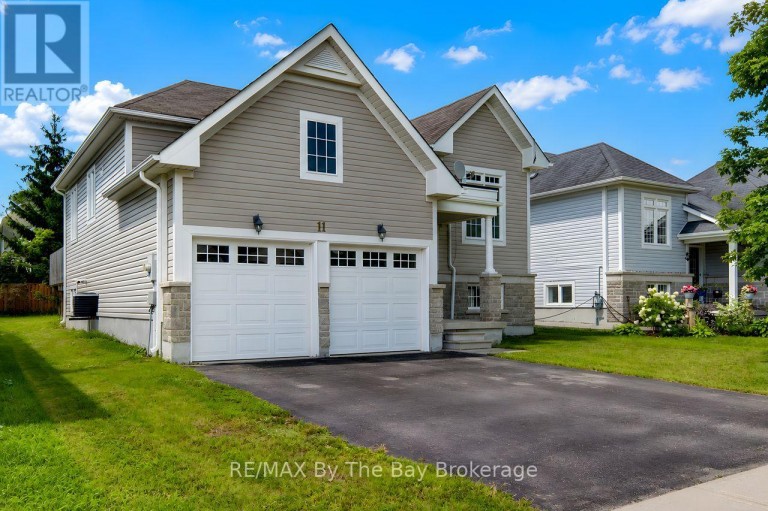 11 GRAND POPLAR LANE, Wasaga Beach, Ontario, L9Z0C7