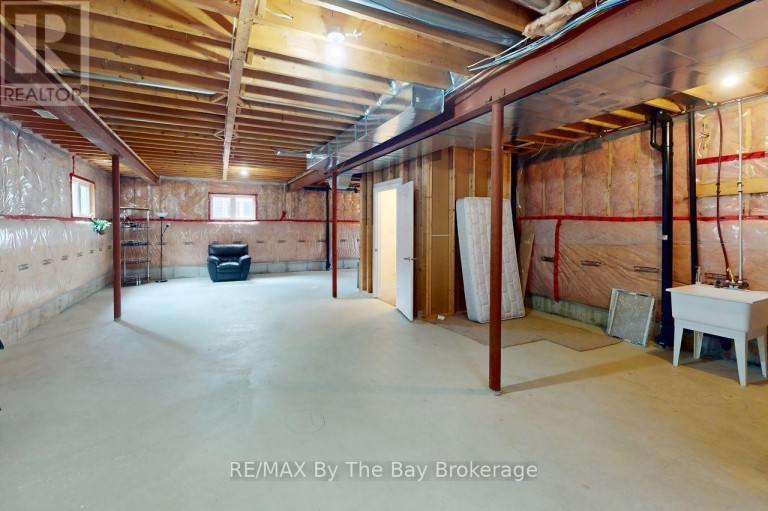 11 GRAND POPLAR LANE, Wasaga Beach, Ontario, L9Z0C7