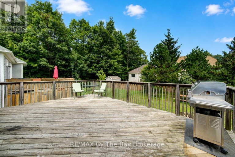 11 GRAND POPLAR LANE, Wasaga Beach, Ontario, L9Z0C7