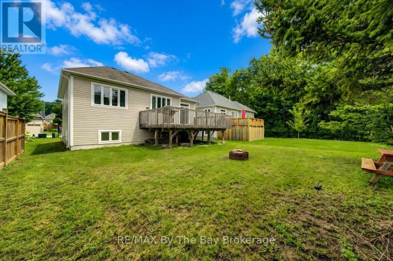 11 GRAND POPLAR LANE, Wasaga Beach, Ontario, L9Z0C7