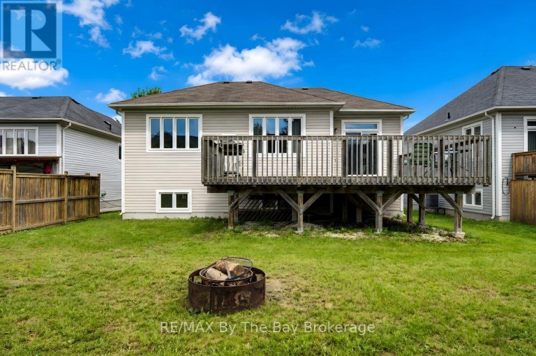 11 GRAND POPLAR LANE, Wasaga Beach, Ontario, L9Z0C7