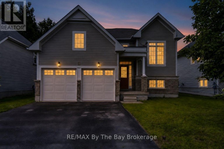 11 GRAND POPLAR LANE, Wasaga Beach, Ontario, L9Z0C7