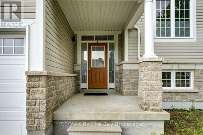 11 GRAND POPLAR LANE, Wasaga Beach, Ontario, L9Z0C7