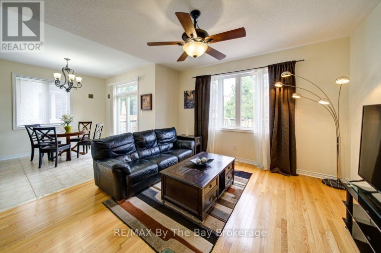 11 GRAND POPLAR LANE, Wasaga Beach, Ontario, L9Z0C7