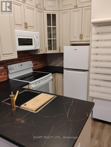 6 - 251 FRONT STREET, Belleville (Belleville Ward), Ontario, K8N2Z6