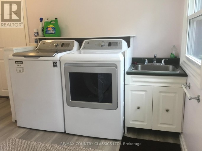 12 HASTINGS STREET S, Bancroft (Bancroft Ward), Ontario, K0L1C0