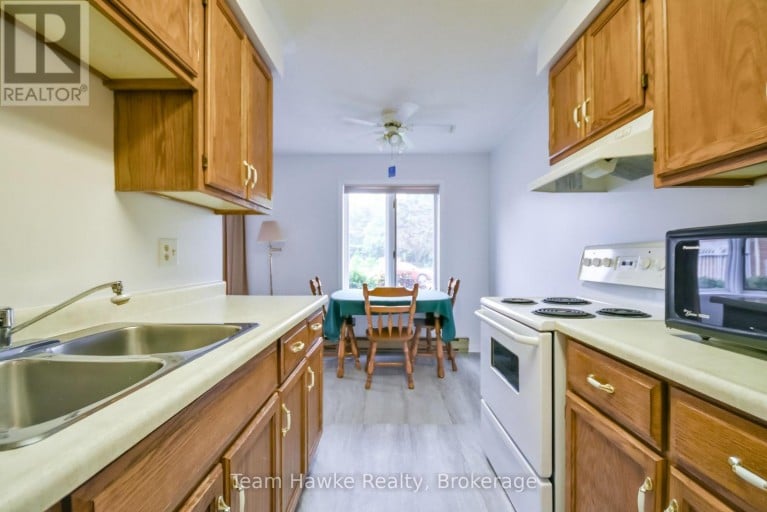 15 - 157 CHURCH STREET, Penetanguishene, Ontario, L9M1E4