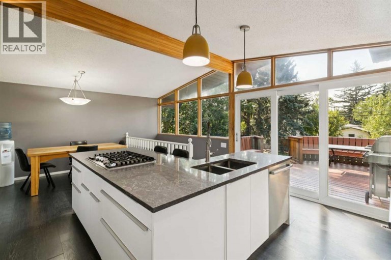 1423 75 Avenue SW, Calgary, Alberta, T2V0S9