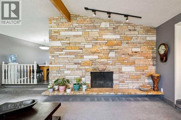 1423 75 Avenue SW, Calgary, Alberta, T2V0S9