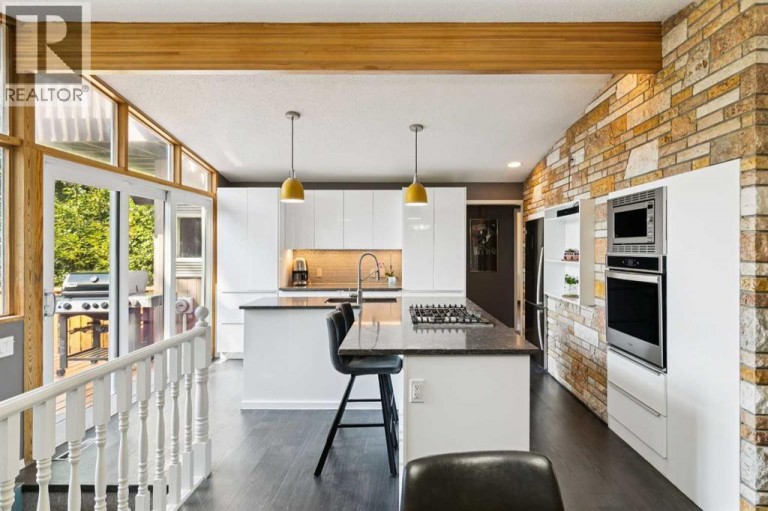1423 75 Avenue SW, Calgary, Alberta, T2V0S9