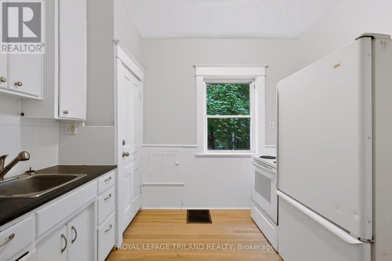 136 ADELAIDE STREET N, London East (East L), Ontario, N6B3G8