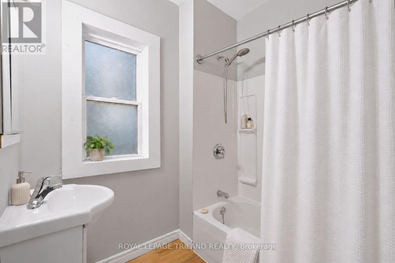 136 ADELAIDE STREET N, London East (East L), Ontario, N6B3G8