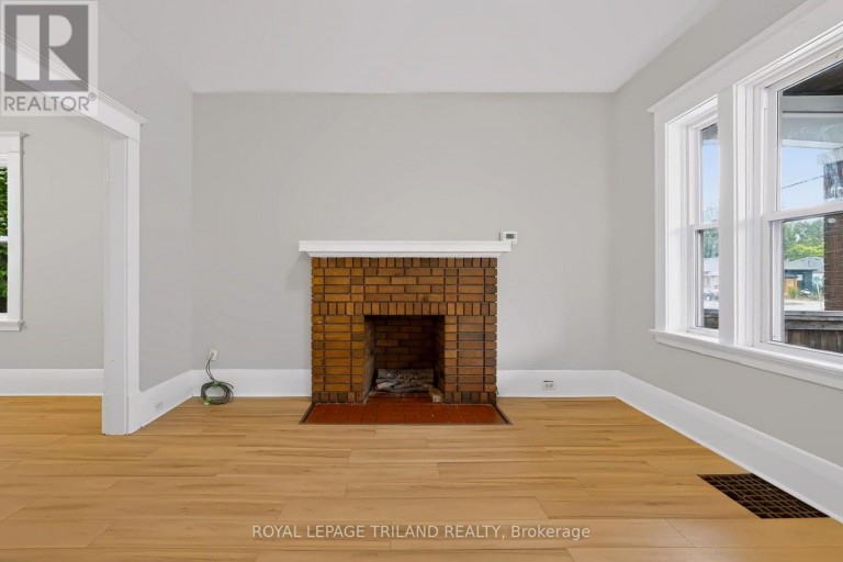 136 ADELAIDE STREET N, London East (East L), Ontario, N6B3G8