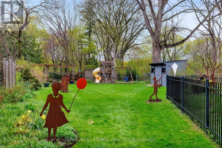124 BLYTHWOOD ROAD, Toronto (Lawrence Park South), Ontario, M4N1A4