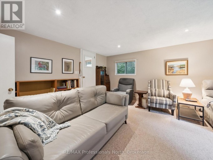 19 GLEN ACRES ROAD, Huntsville (Chaffey), Ontario, P1H1N6