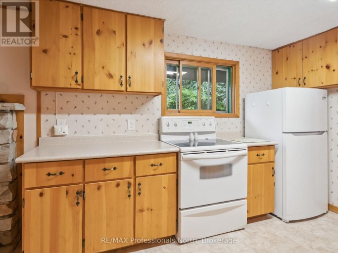 19 GLEN ACRES ROAD, Huntsville (Chaffey), Ontario, P1H1N6