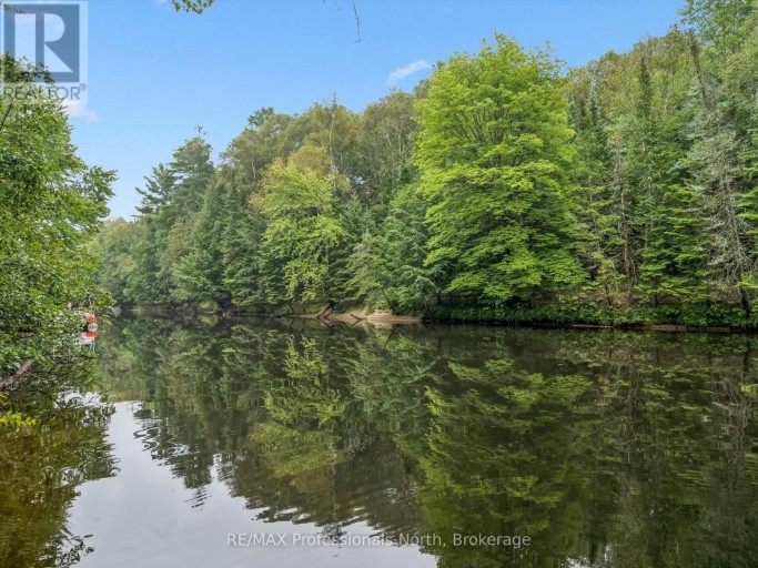 19 GLEN ACRES ROAD, Huntsville (Chaffey), Ontario, P1H1N6