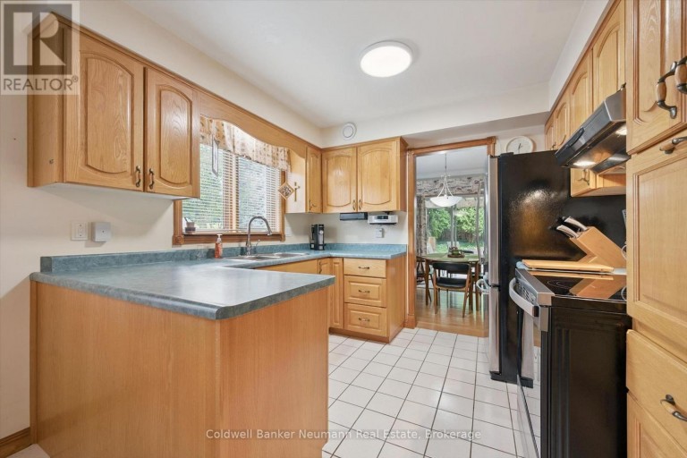 11 KEATING DRIVE, Centre Wellington (Elora/Salem), Ontario, N0B1S0