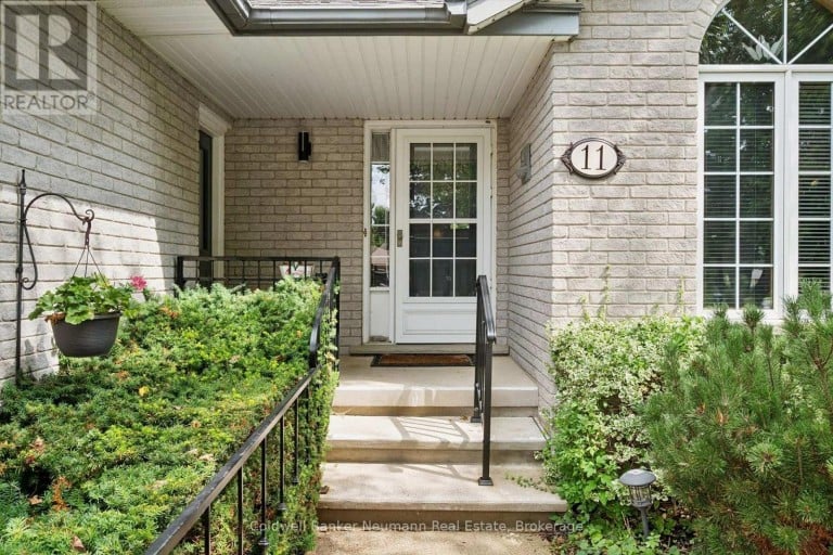 11 KEATING DRIVE, Centre Wellington (Elora/Salem), Ontario, N0B1S0