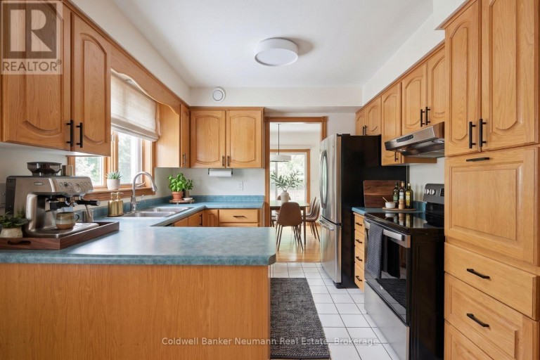 11 KEATING DRIVE, Centre Wellington (Elora/Salem), Ontario, N0B1S0
