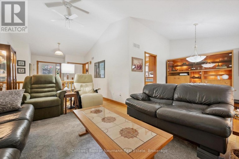 11 KEATING DRIVE, Centre Wellington (Elora/Salem), Ontario, N0B1S0