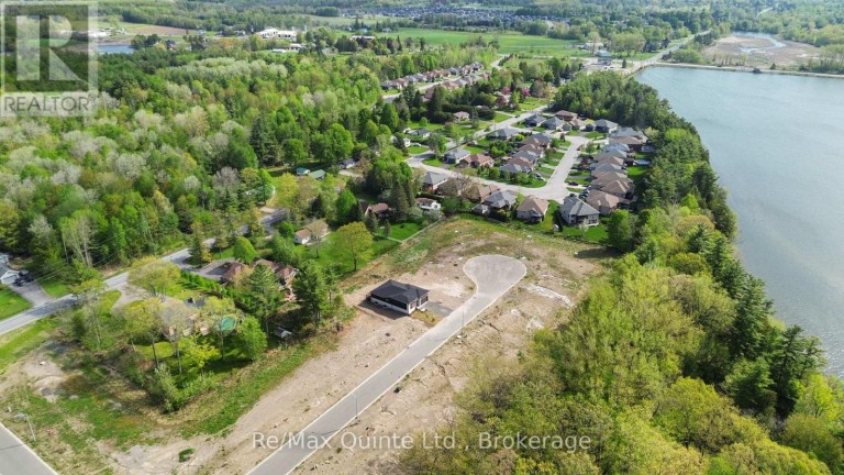 30 EXETER COURT, Quinte West (Murray Ward), Ontario, K8V5P4