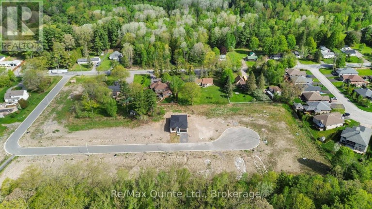 30 EXETER COURT, Quinte West (Murray Ward), Ontario, K8V5P4