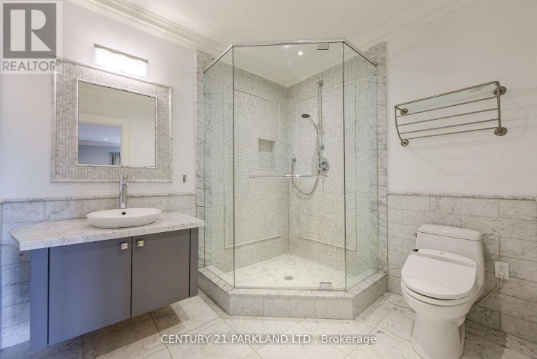16 FLATBUSH AVENUE, Vaughan (East Woodbridge), Ontario, L4L8K3
