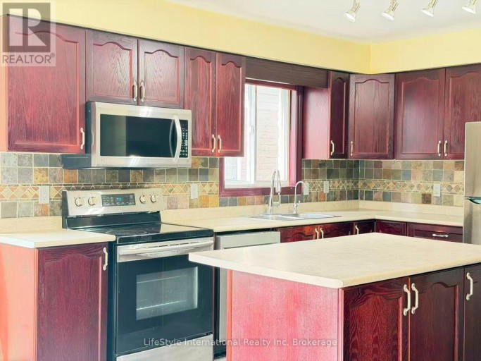 MAIN UNIT - 16 LYNCH CIRCLE, Guelph (Pineridge/Westminster Woods), Ontario, N1L1R5