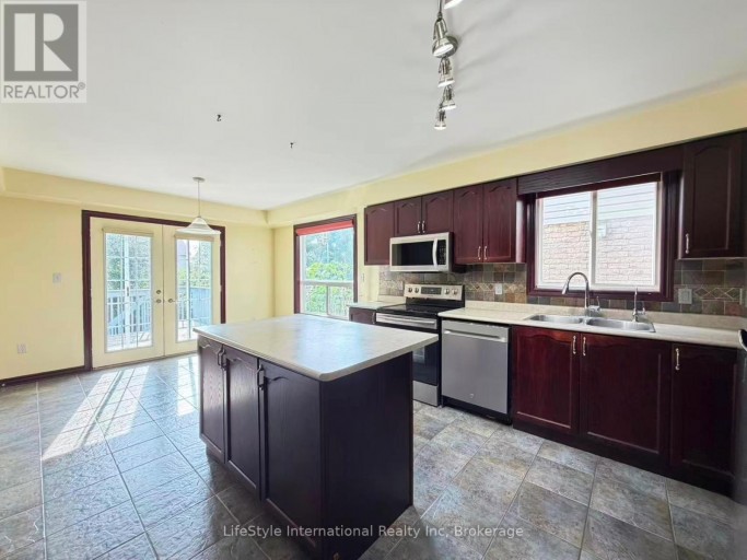 MAIN UNIT - 16 LYNCH CIRCLE, Guelph (Pineridge/Westminster Woods), Ontario, N1L1R5