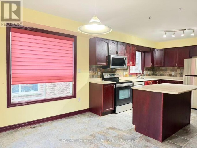 MAIN UNIT - 16 LYNCH CIRCLE, Guelph (Pineridge/Westminster Woods), Ontario, N1L1R5