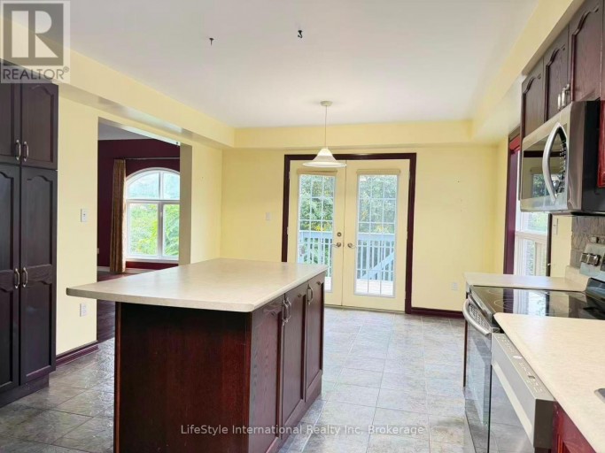 MAIN UNIT - 16 LYNCH CIRCLE, Guelph (Pineridge/Westminster Woods), Ontario, N1L1R5