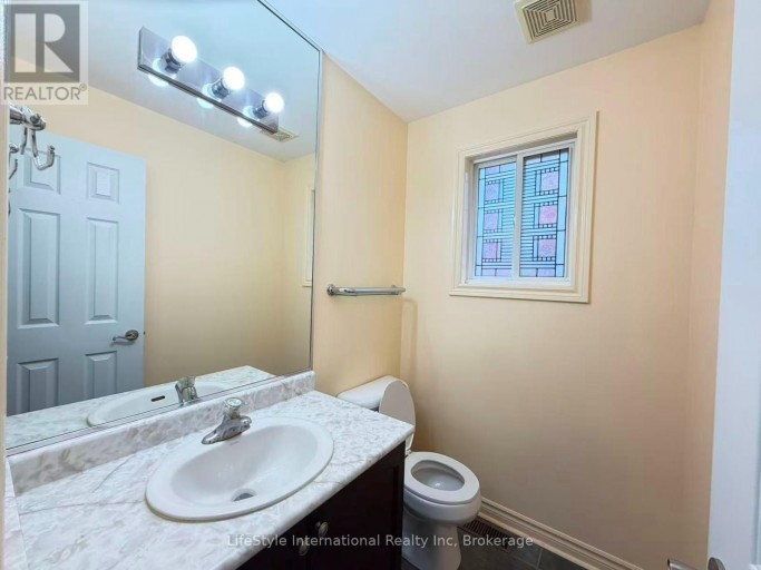 MAIN UNIT - 16 LYNCH CIRCLE, Guelph (Pineridge/Westminster Woods), Ontario, N1L1R5