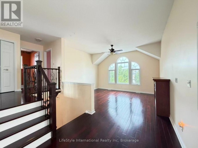 MAIN UNIT - 16 LYNCH CIRCLE, Guelph (Pineridge/Westminster Woods), Ontario, N1L1R5