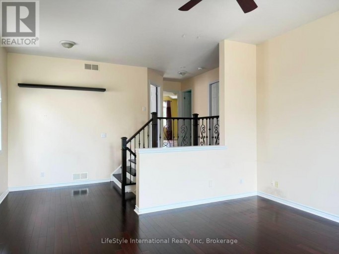 MAIN UNIT - 16 LYNCH CIRCLE, Guelph (Pineridge/Westminster Woods), Ontario, N1L1R5