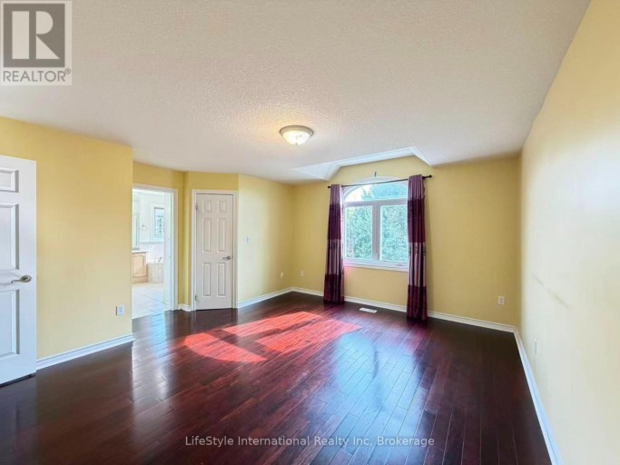 MAIN UNIT - 16 LYNCH CIRCLE, Guelph (Pineridge/Westminster Woods), Ontario, N1L1R5