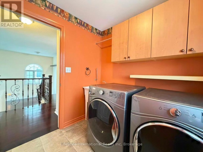 MAIN UNIT - 16 LYNCH CIRCLE, Guelph (Pineridge/Westminster Woods), Ontario, N1L1R5