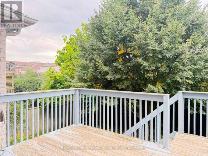 MAIN UNIT - 16 LYNCH CIRCLE, Guelph (Pineridge/Westminster Woods), Ontario, N1L1R5