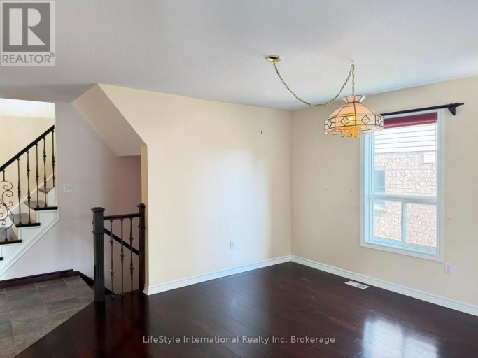 MAIN UNIT - 16 LYNCH CIRCLE, Guelph (Pineridge/Westminster Woods), Ontario, N1L1R5