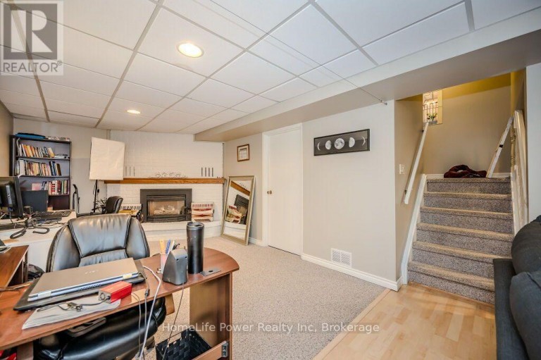 40 FERMAN DRIVE, Guelph (Willow West/Sugarbush/West Acres), Ontario, N1H7E1
