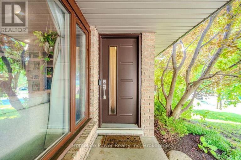 40 FERMAN DRIVE, Guelph (Willow West/Sugarbush/West Acres), Ontario, N1H7E1